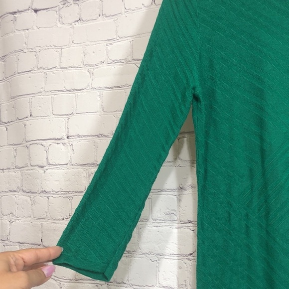 Dana Buchman green sweater - Picture 4 of 9